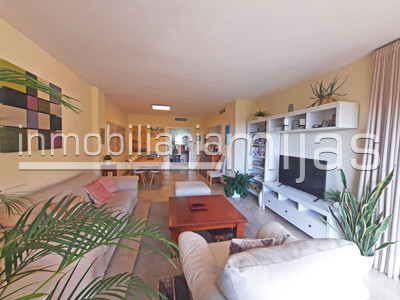 nameimg-Apartamento-Planta-Media-Apartamento-de-lujo-en-venta-Calahonda-R4417894_mijas-10