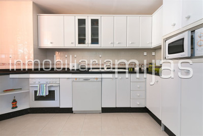 nameimg-Apartamento-Planta-Media-Apartamento-de-lujo-en-venta-Calahonda-R4550593_mijas-5