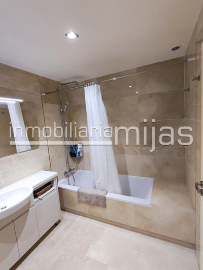 nameimg-Apartamento-Planta-Media-Apartamento-de-lujo-en-venta-Cerros-del-Aguila-R4620487_mijas-10