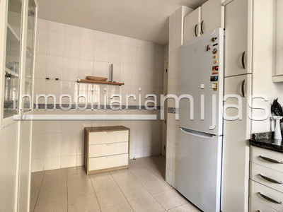nameimg-Apartamento-Planta-Media-Apartamento-de-lujo-en-venta-Mijas-R4172476_mijas-3