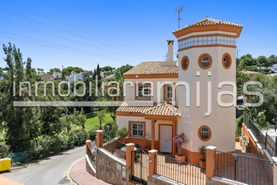 Villa en venta en Calahonda